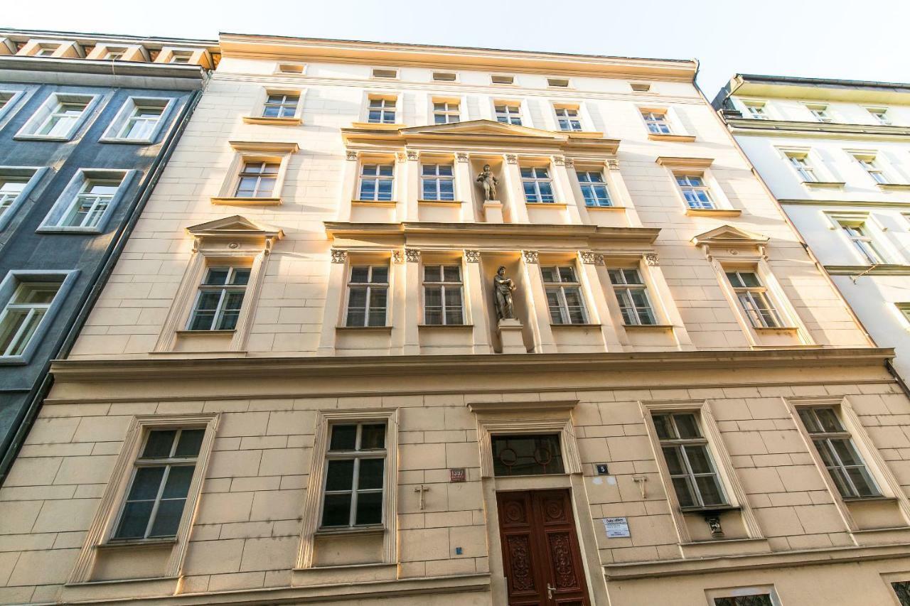 Attic Apartment By Wenceslas Square Prag Exteriör bild